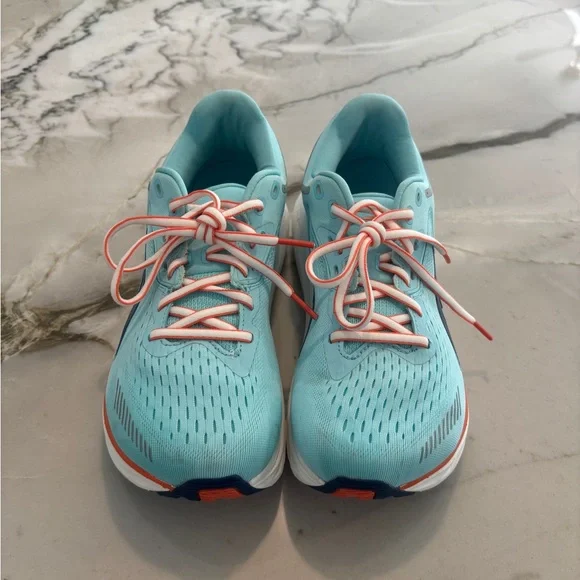 Altra Women’s Via Olympic Max Cushion Shoe | Size 8 - Picture 4 of 7